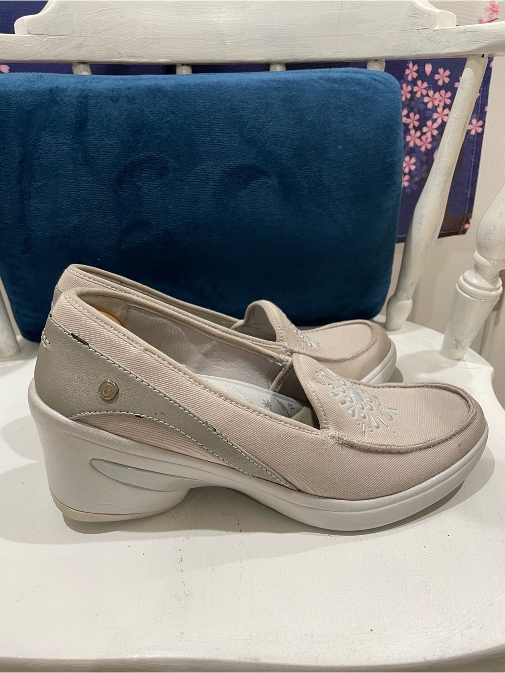 Bzees Pale Pink Wedge Slip-On Clogs with Embroidered Detail